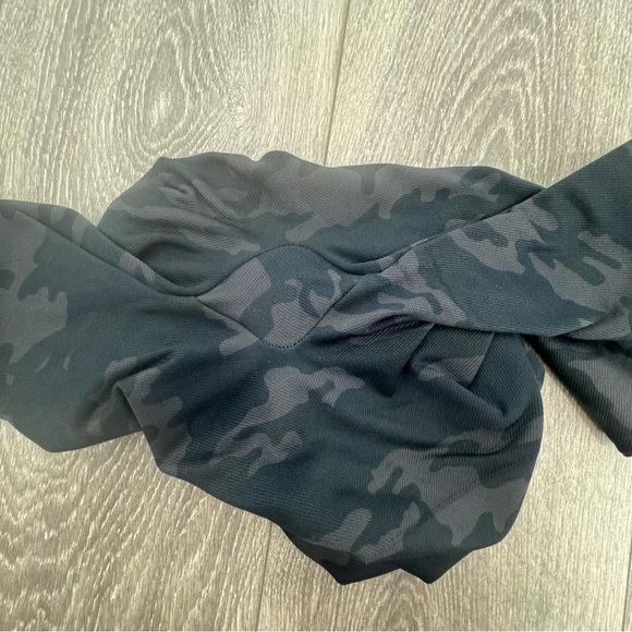 SPANX Look At Me Now Green Camo Leggings Sz XS Womens Casual Tights - Picture 5 of 9